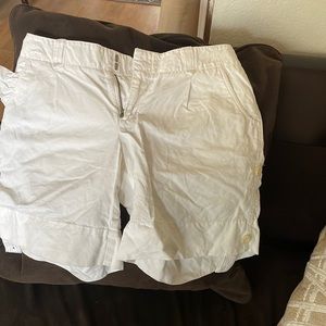 Gap white shorts women size 4